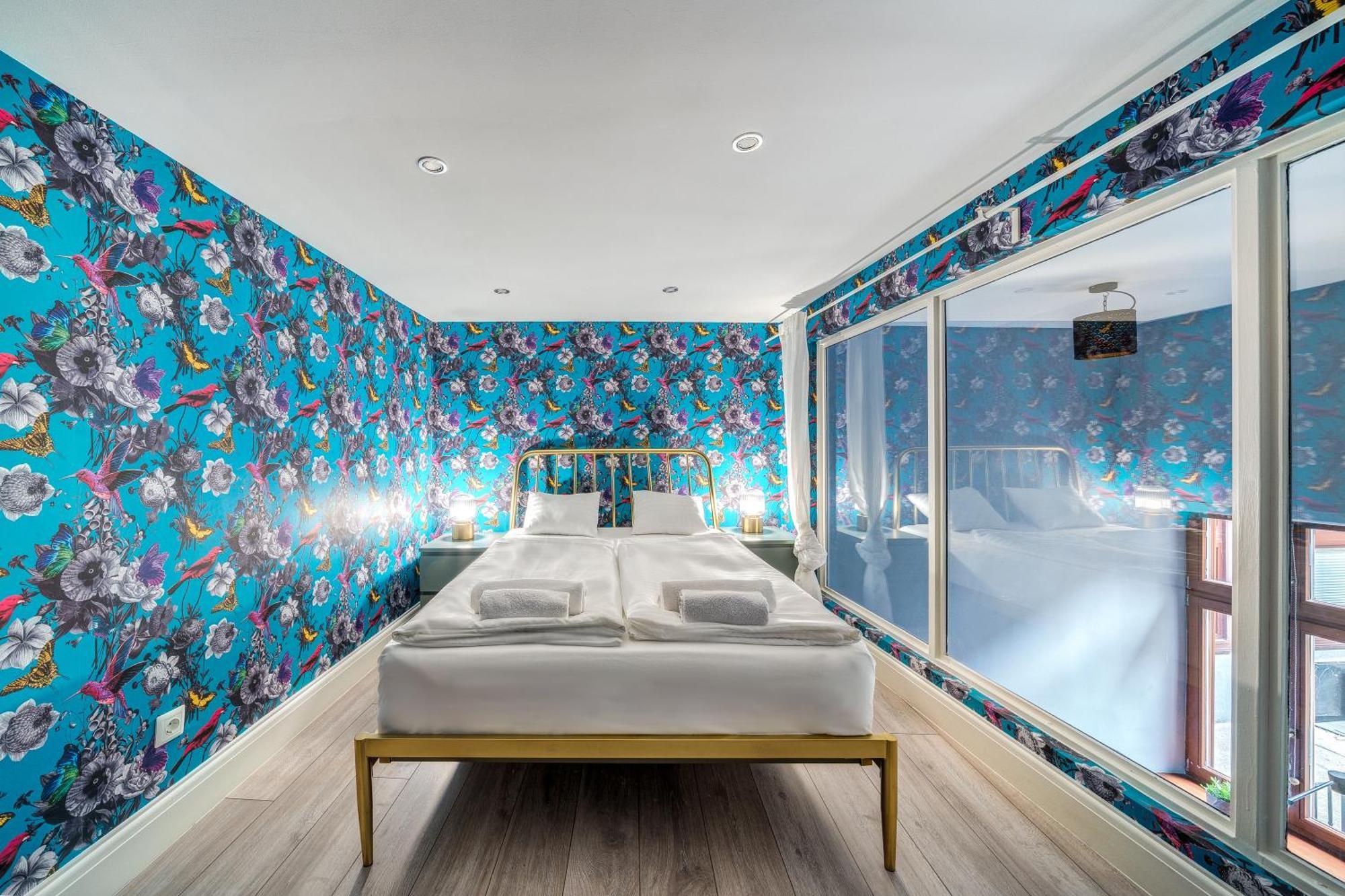 Azure Oasis In The Heart Of The City Budapest Kültér fotó